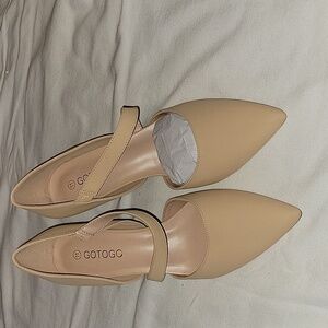 Nude Nubuck Pumps